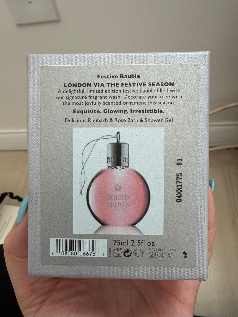 New Molton Brown Rhubarb & Rose Festive Bauble - Pink